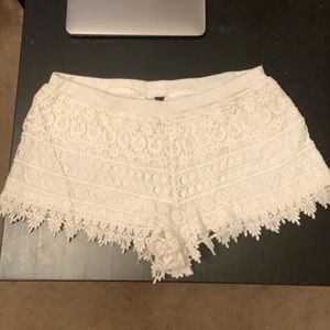 Off white cream beige crochet shorts HNM